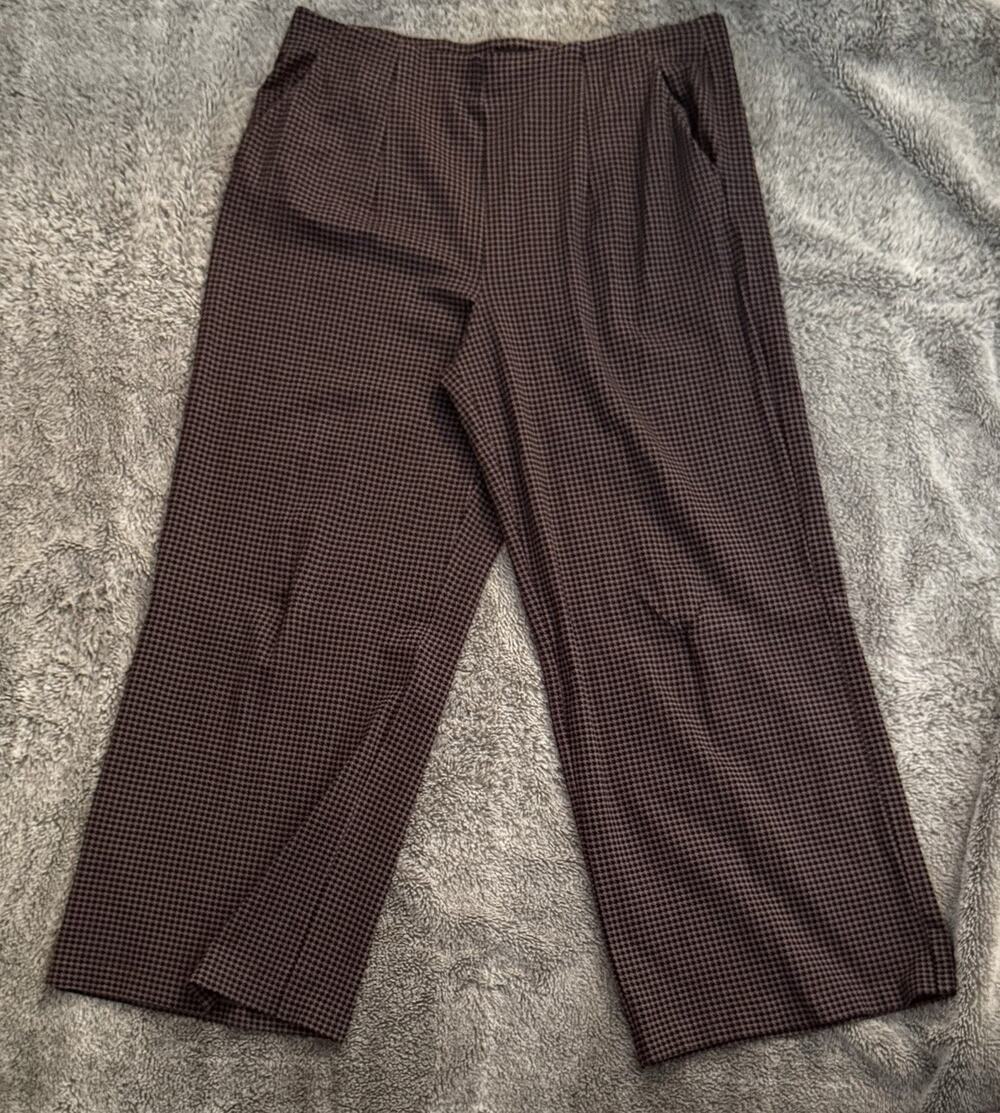 Studio by Torrid Stretch Houndstooth Black/Gray Plus 2X Pleated Wide-Leg Pants